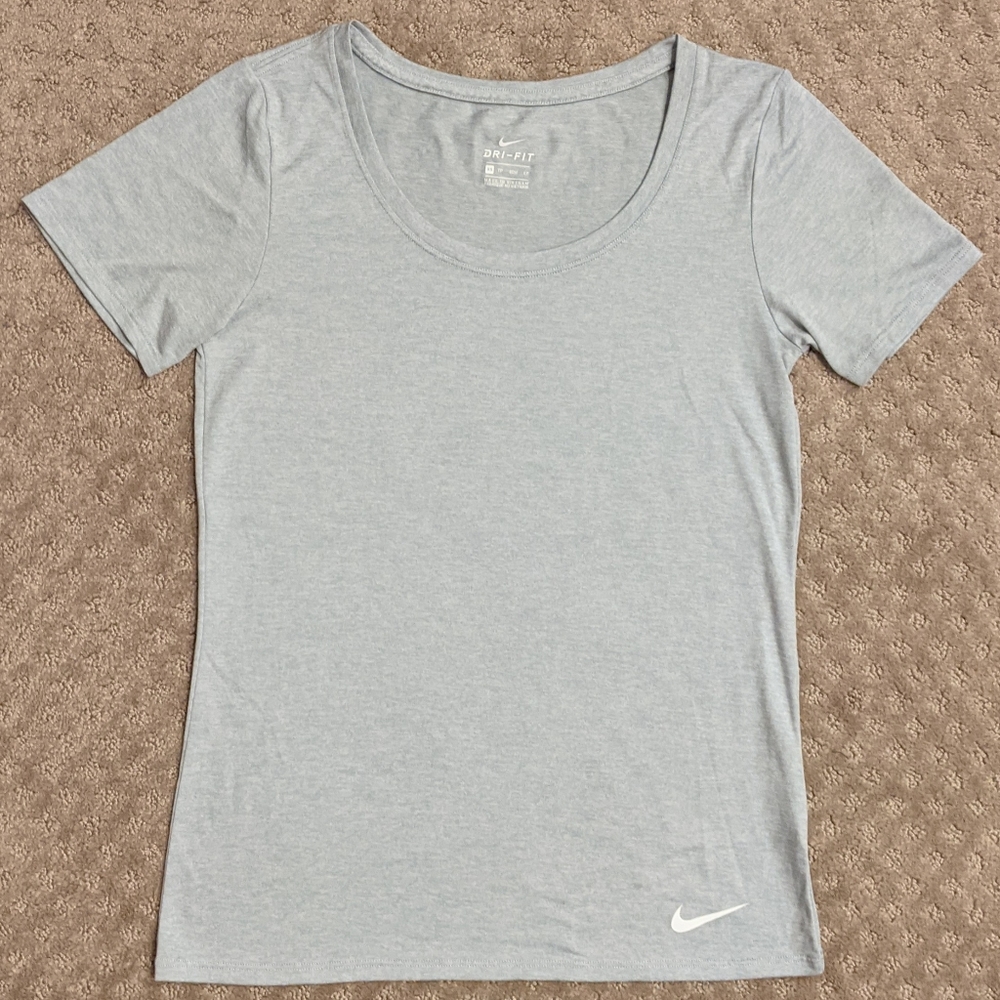 NWOT Nike dri fit grey workout tee shirt